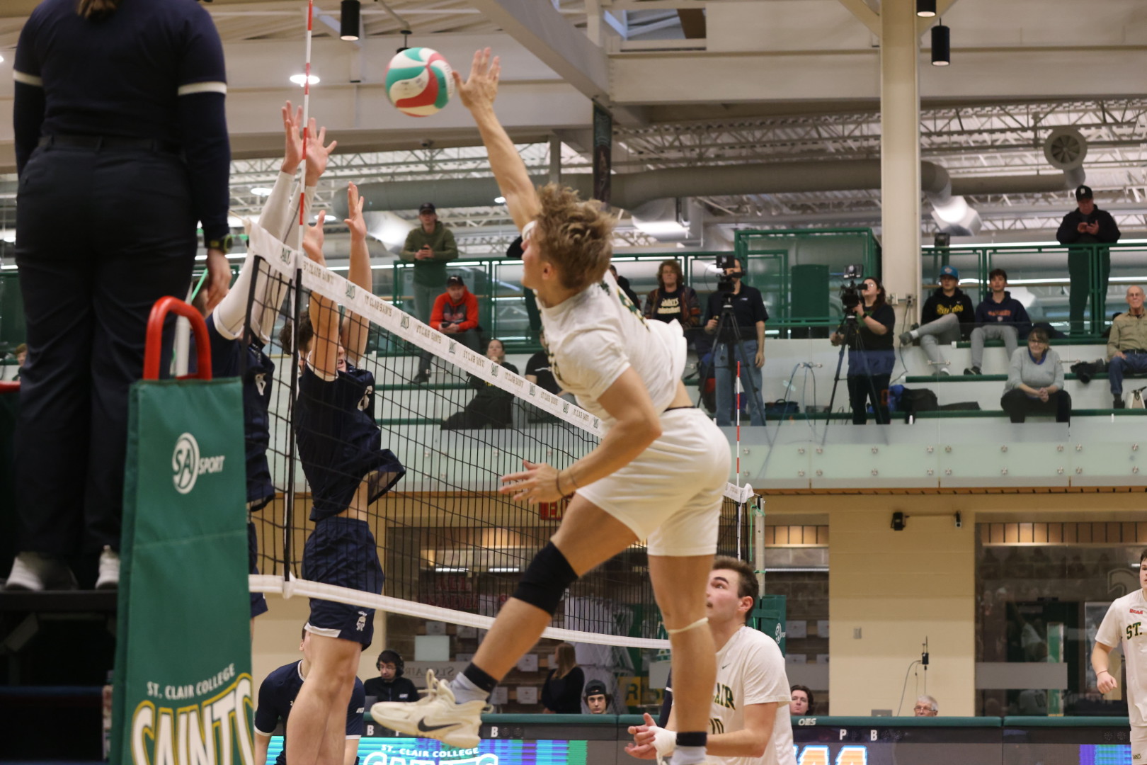 Men's Volleyball Improve to 9-3