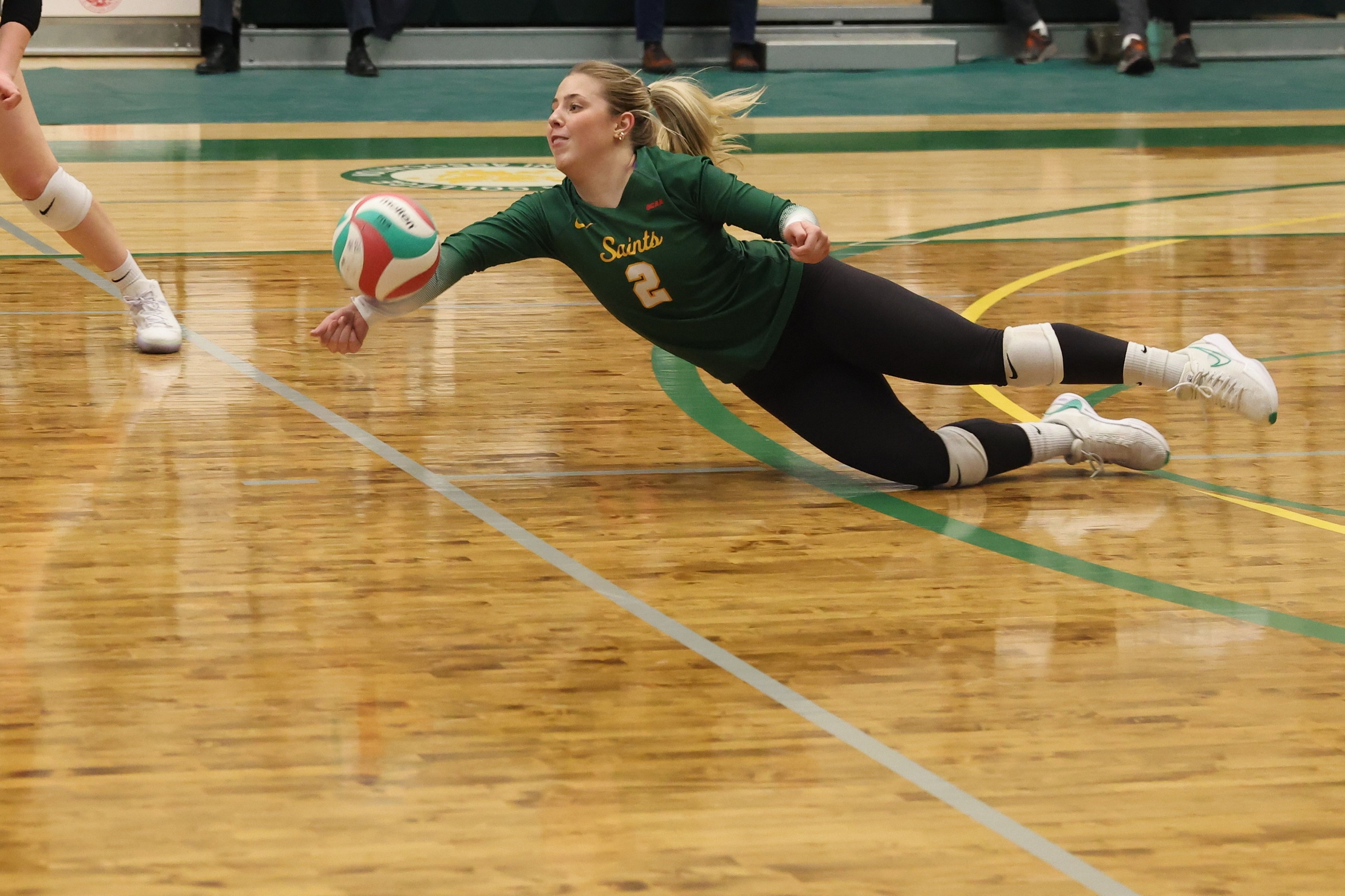 Women's Volleyball Win Fourth Straight
